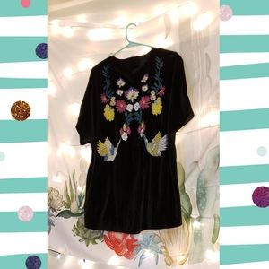 Embroidered velvet kimono